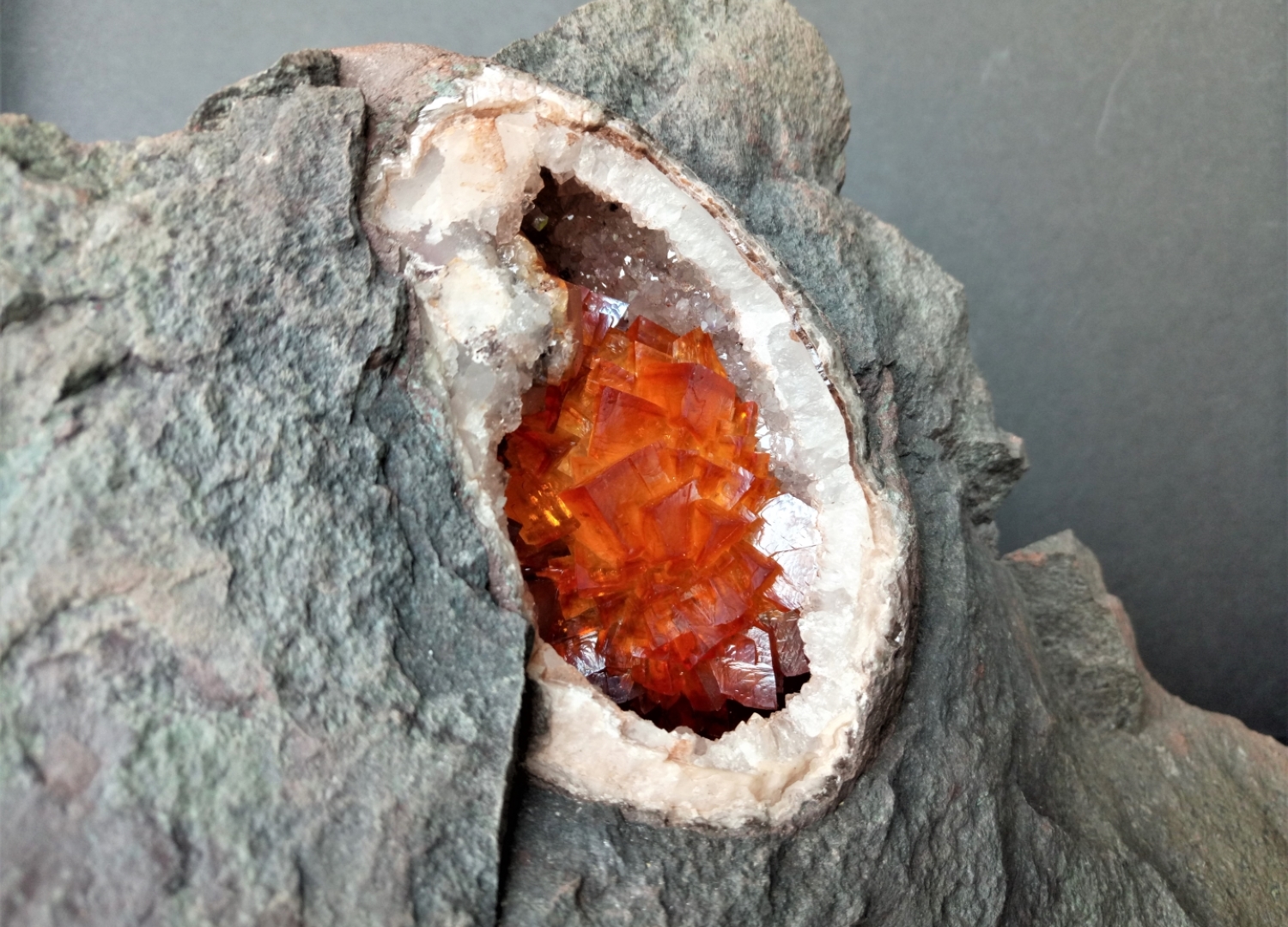 Calciet kristallen edelstenen mineralen uit Steinbruch Juchem